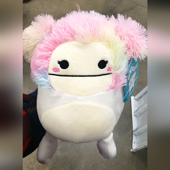 Zaylee 7" Squishmallows NWT 7" the Bigfoot Plush - Picture 1 of 4